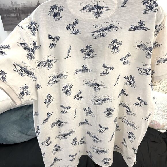 New! American Eagle palm tree Soft Polo
Tee - Picture 4 of 5